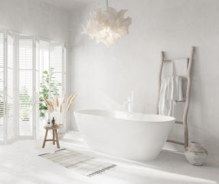 67 inch Bathtub in Glossy White with Polished White Trim