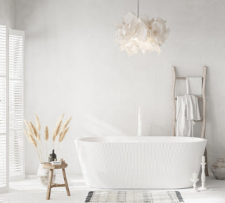 67 inch Bathtub in Glossy White with Polished White Trim