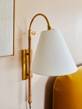 Curves No.1 Plug-in Sconce