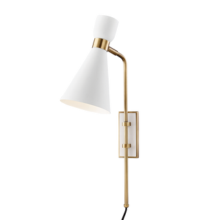 Willa Plug-in Sconce