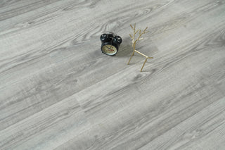 Luxury Vinyl Flooring 7 x 48 x 7mm 20 mil in Fossil oak Grey