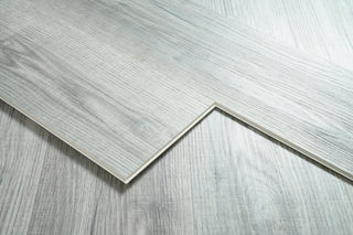 Luxury Vinyl Flooring 7 x 48 x 7mm 20 mil in Fossil oak Grey
